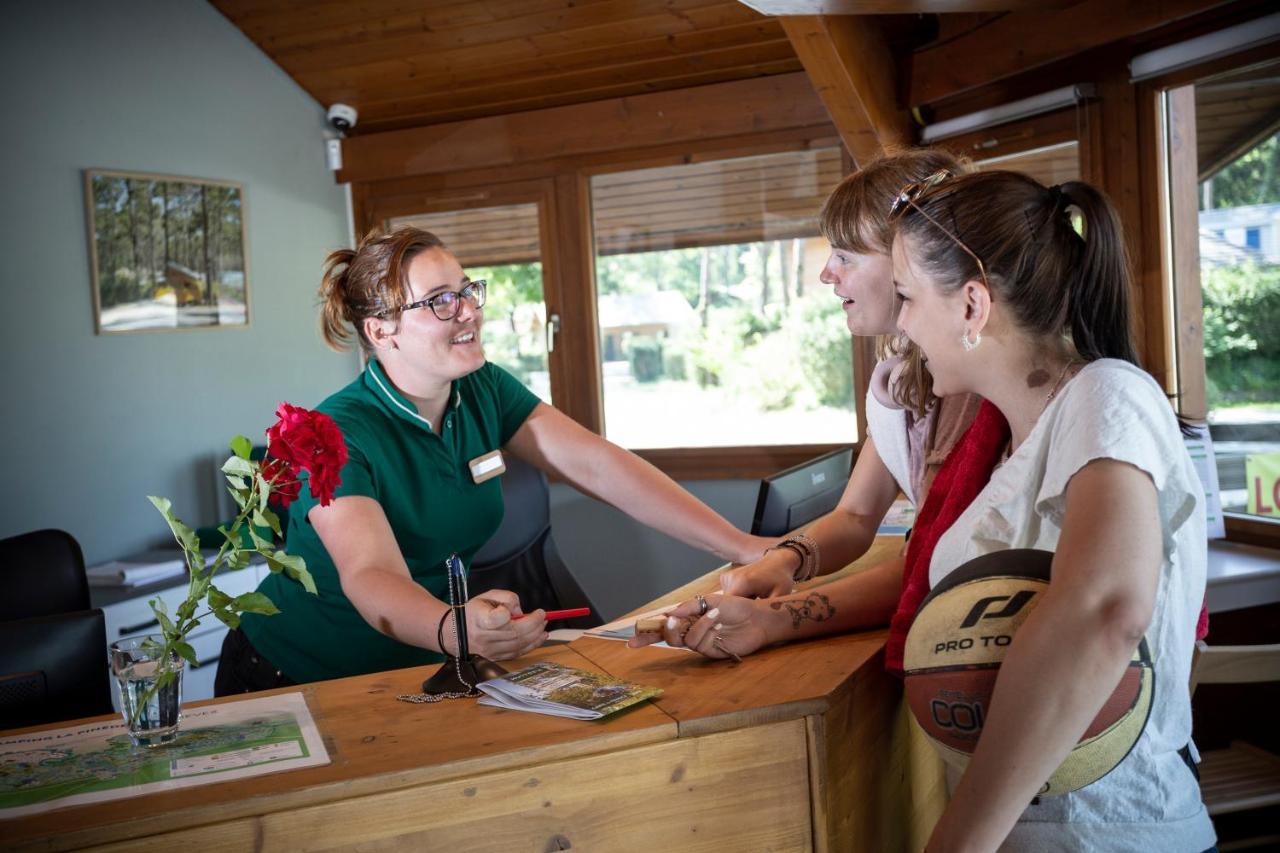 Camping La Pinede Hotell Excénevex Eksteriør bilde